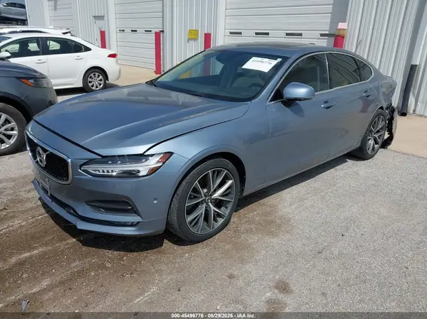 YV1A22MK1H1015922 2017 VOLVO S90 - Image 2