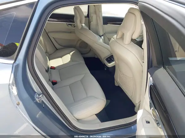 YV1A22MK1H1015922 2017 VOLVO S90 - Image 8