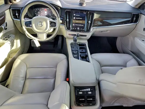YV1A22MK1H1015953 2017 VOLVO S90 - Image 8