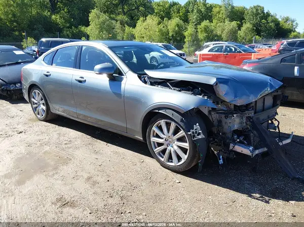YV1A22MK2H1010390 2017 VOLVO S90 - Image 1