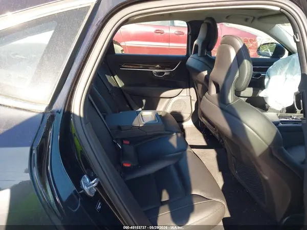 YV1A22MK2H1010695 2017 VOLVO S90 - Image 8