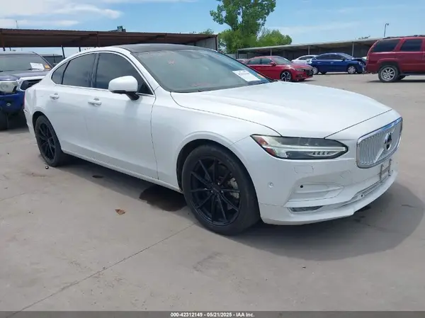 YV1A22MK3H1004999 2017 VOLVO S90 - Image 1