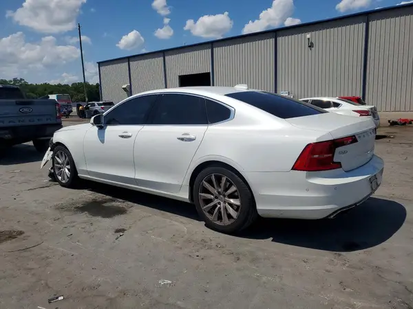 YV1A22MK3H1005635 2017 VOLVO S90 - Image 2