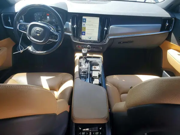 YV1A22MK3H1005635 2017 VOLVO S90 - Image 8