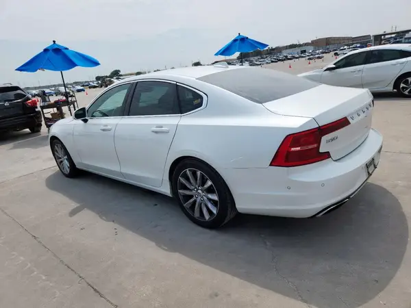 YV1A22MK3H1013153 2017 VOLVO S90 - Image 2