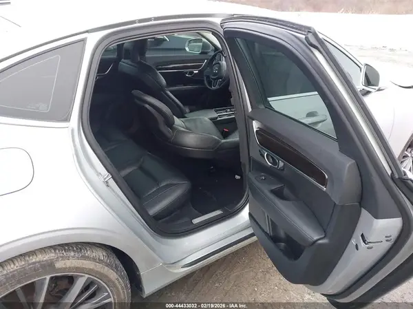 YV1A22MK3H1015825 2017 VOLVO S90 - Image 8