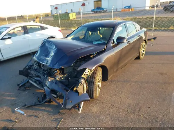 YV1A22MK3H1015940 2017 VOLVO S90 - Image 2