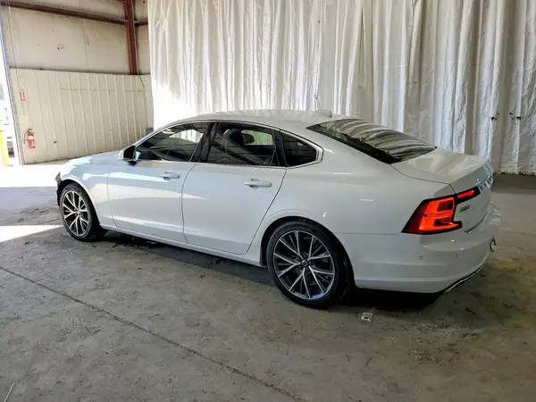YV1A22MK3H1016537 2017 VOLVO S90 - Image 2