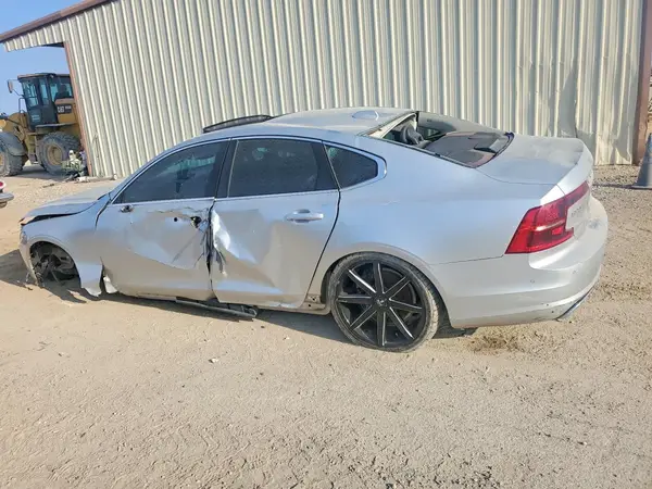 YV1A22MK4H1010021 2017 VOLVO S90 - Image 2