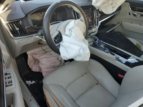 YV1A22MK4H1012089 2017 VOLVO S90 - Image 8