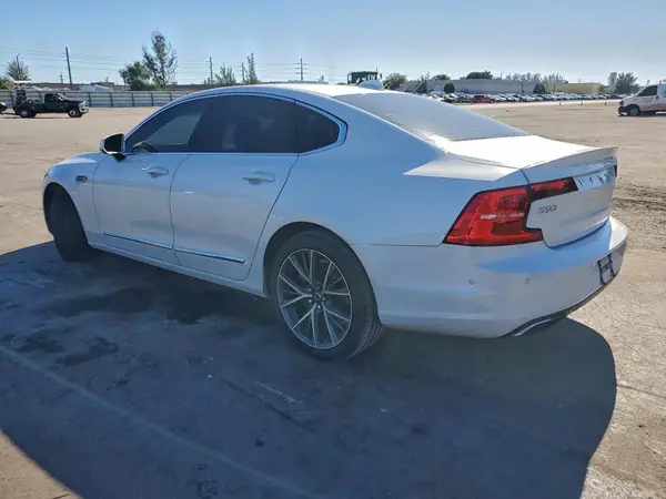 YV1A22MK5H1015115 2017 VOLVO S90 - Image 2