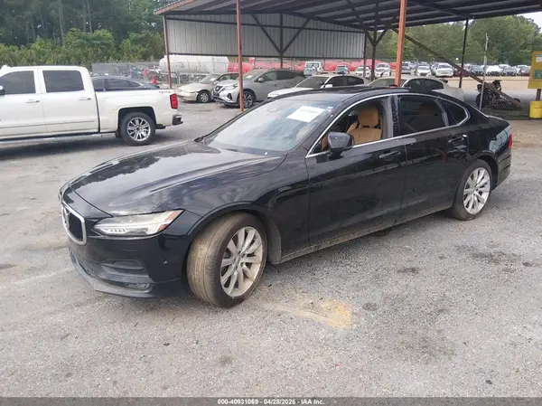 YV1A22MK6H1003605 2017 VOLVO S90 - Image 2