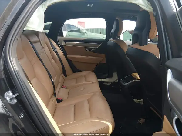 YV1A22MK6H1003605 2017 VOLVO S90 - Image 8