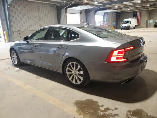 YV1A22MK6H1003894 2017 VOLVO S90 - Image 2