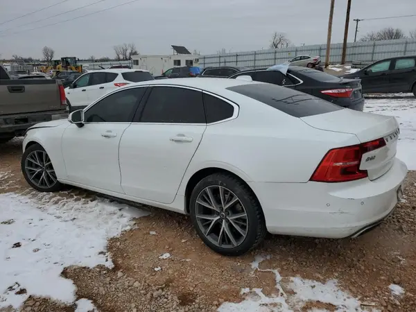 YV1A22MK6H1011610 2017 VOLVO S90 - Image 2