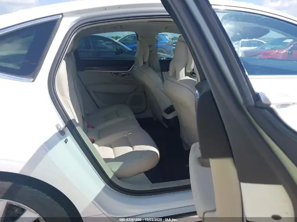 YV1A22MK6H1015687 2017 VOLVO S90 - Image 8