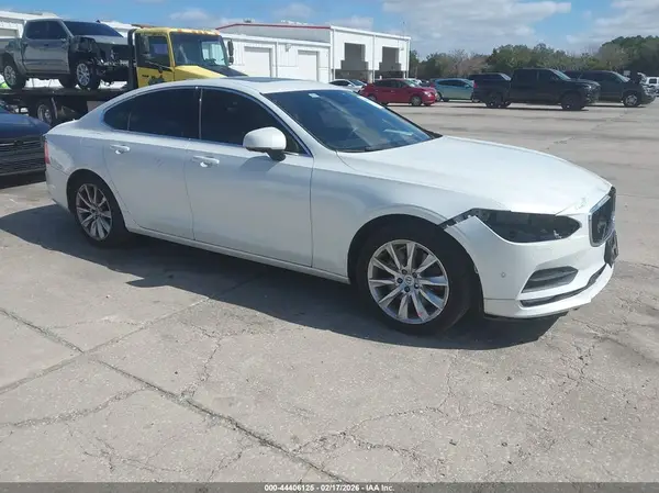 YV1A22MK6H1018153 2017 VOLVO S90 - Image 1