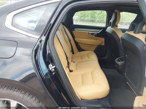 YV1A22MK7H1003600 2017 VOLVO S90 - Image 8