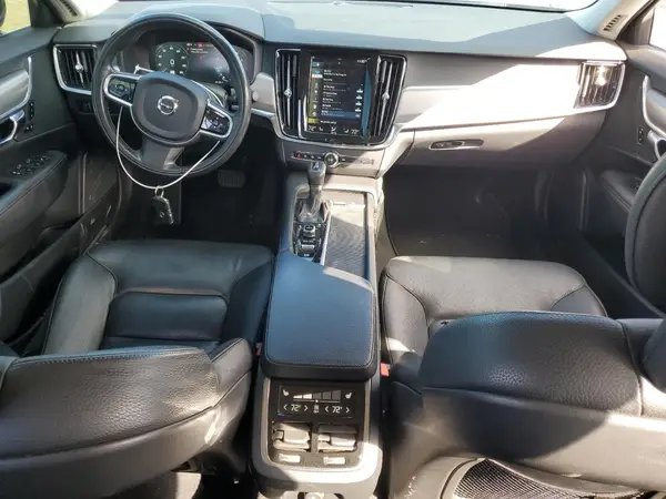 YV1A22MK7H1003872 2017 VOLVO S90 - Image 8