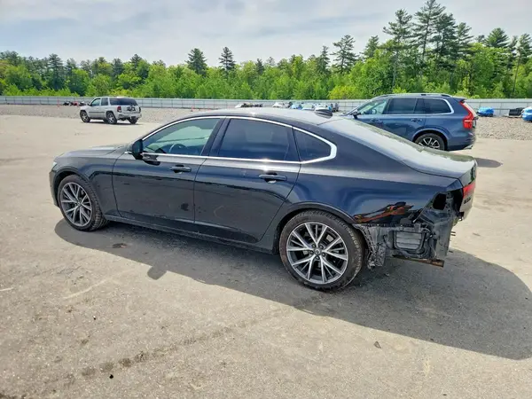 YV1A22MK7H1014595 2017 VOLVO S90 - Image 2