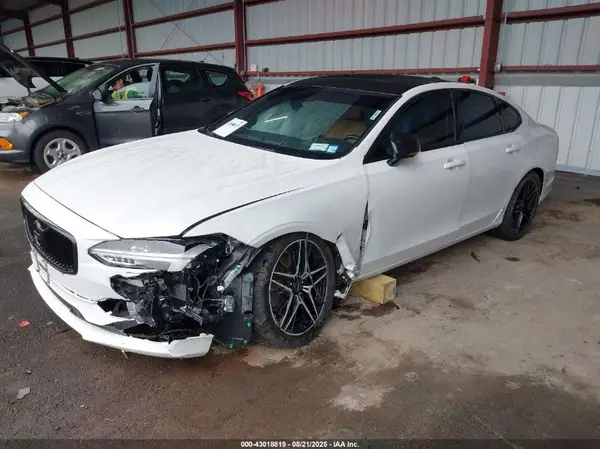 YV1A22MK7H1014743 2017 VOLVO S90 - Image 2