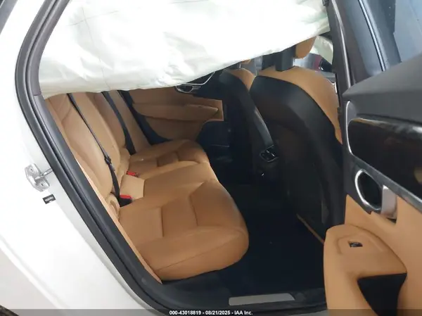 YV1A22MK7H1014743 2017 VOLVO S90 - Image 8