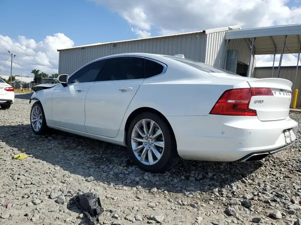 YV1A22MK7H1015228 2017 VOLVO S90 - Image 2