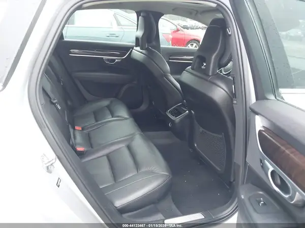 YV1A22MK7H1015259 2017 VOLVO S90 - Image 8