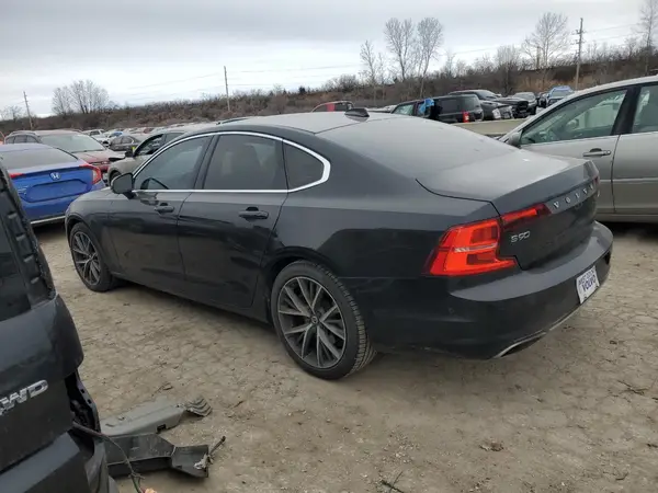 YV1A22MK7H1015407 2017 VOLVO S90 - Image 2