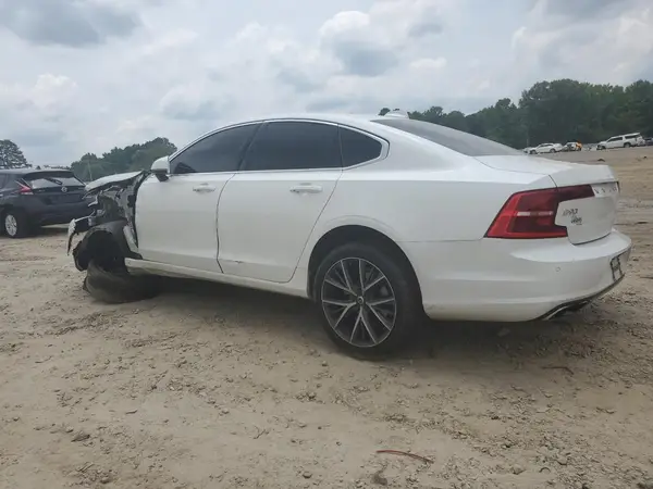 YV1A22MK8H1007364 2017 VOLVO S90 - Image 2