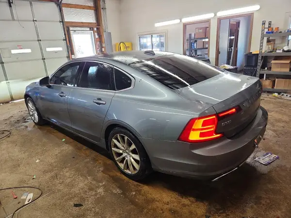 YV1A22MK8H1013729 2017 VOLVO S90 - Image 2