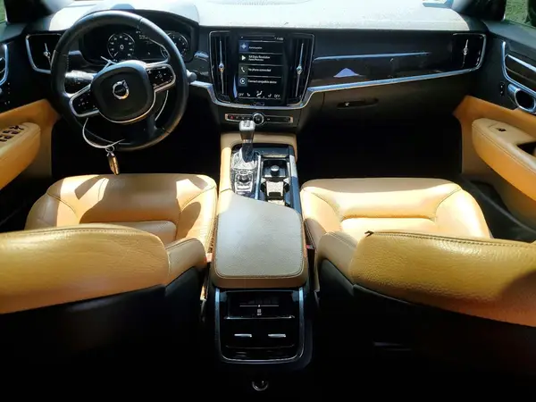 YV1A22MK8H1017165 2017 VOLVO S90 - Image 8