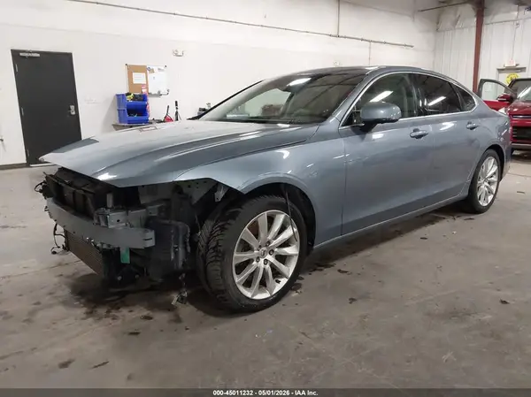 YV1A22MK9H1005302 2017 VOLVO S90 - Image 2