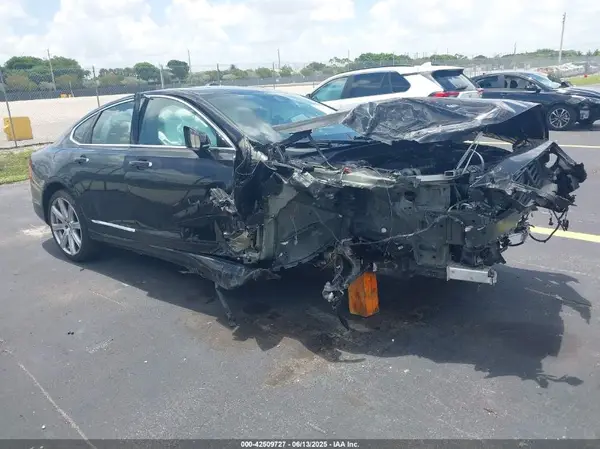 YV1A22ML0H1004936 2017 VOLVO S90 - Image 1