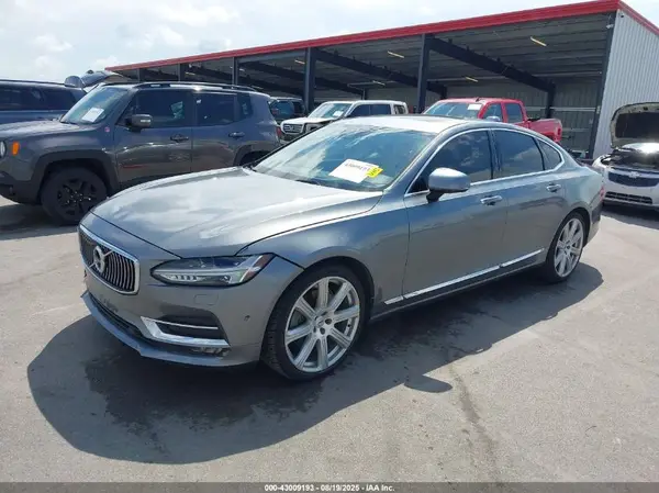 YV1A22ML0H1005925 2017 VOLVO S90 - Image 2