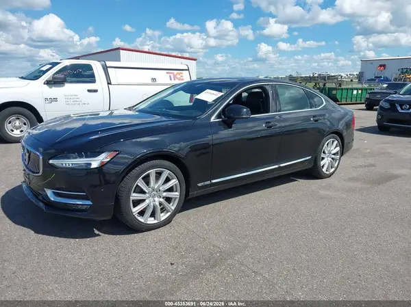 YV1A22ML1H1013905 2017 VOLVO S90 - Image 2