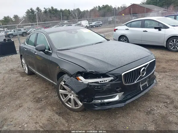 YV1A22ML2H1006803 2017 VOLVO S90 - Image 1