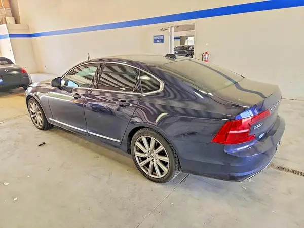 YV1A22ML2H1016814 2017 VOLVO S90 - Image 2