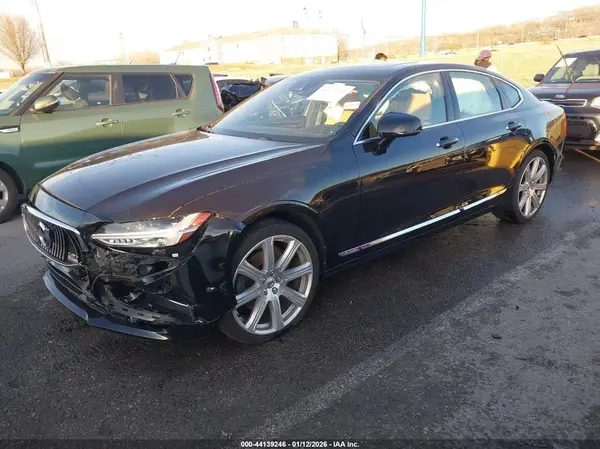 YV1A22ML4H1013901 2017 VOLVO S90 - Image 2