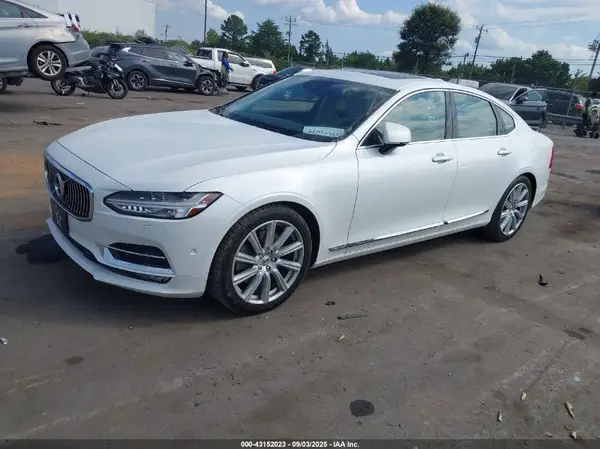 YV1A22ML6H1014225 2017 VOLVO S90 - Image 2