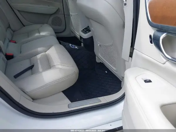 YV1A22ML6H1014225 2017 VOLVO S90 - Image 8