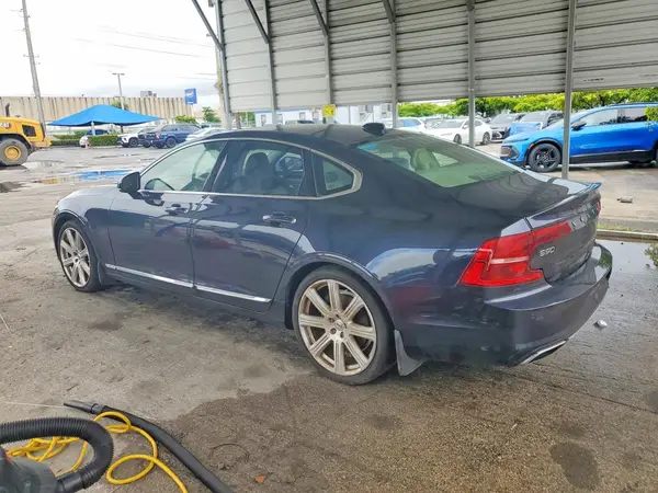 YV1A22ML8H1004957 2017 VOLVO S90 - Image 2