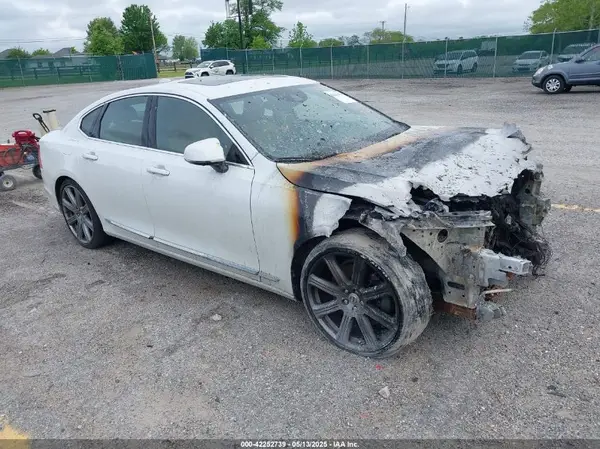YV1A22MLXH1008010 2017 VOLVO S90 - Image 1