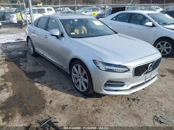 YV1A22MLXH1012333 2017 VOLVO S90 - Image 1