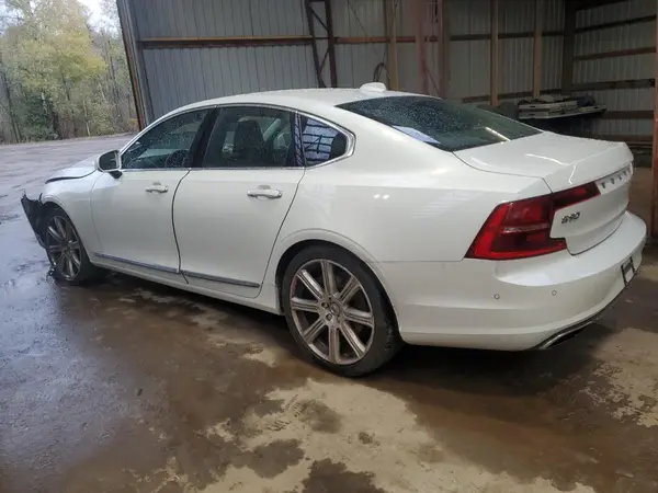 YV1A22MLXH1017077 2017 VOLVO S90 - Image 2