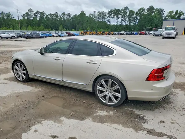 YV1A22MLXH1017421 2017 VOLVO S90 - Image 2