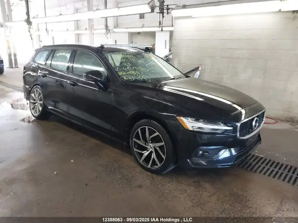 YV1A22SK4N1490916 2022 VOLVO V60