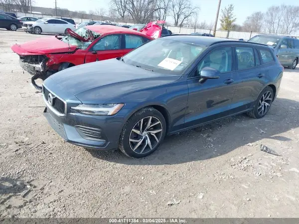 YV1A22SKXK1338683 2019 VOLVO V60 - Image 2