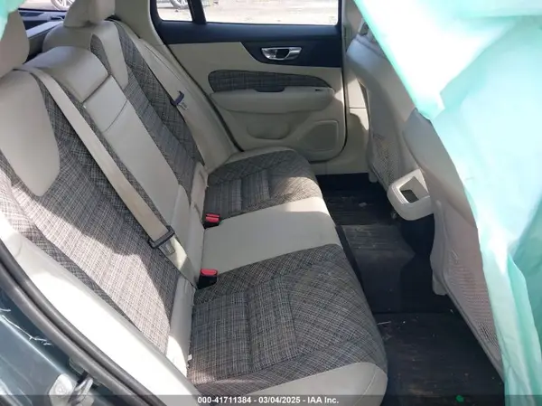 YV1A22SKXK1338683 2019 VOLVO V60 - Image 8