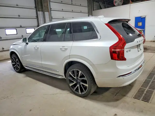 YV40621N0P1910463 2023 VOLVO XC90 - Image 2